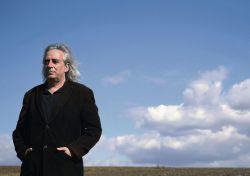 Ο Γ. Αγγελάκας για το έγκλημα στον Πειραιά - Άλλη μια μέρα γεμάτος ντροπή...