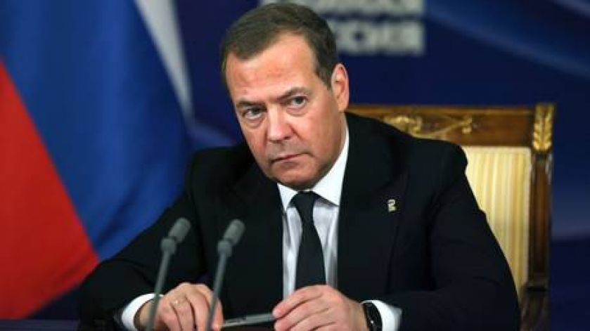 Το χτύπημα των ΗΠΑ σε ρωσικούς στόχους θα ήταν «αρχή του παγκόσμιου πολέμου» – Μεντβέντεφ